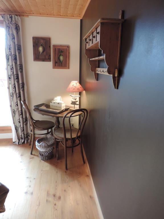 Bed and Breakfast La Demeure Des Elfes Альбинен Номер фото